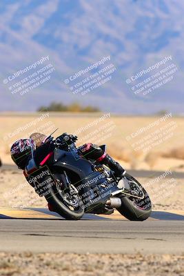 media/Jan-08-2022-SoCal Trackdays (Sat) [[1ec2777125]]/Turn 4 (1145am)/